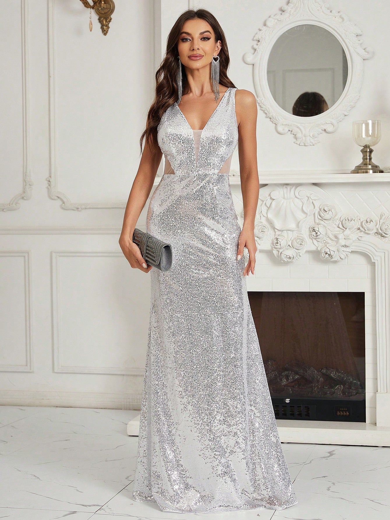 Robe de cérémonie longue avec strass et décolleté en V