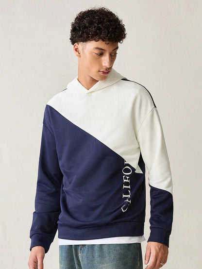 Sweat-shirt homme avec capuche et imprimé écriture