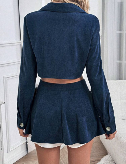 Ensemble veste avec boutons et jupe-short