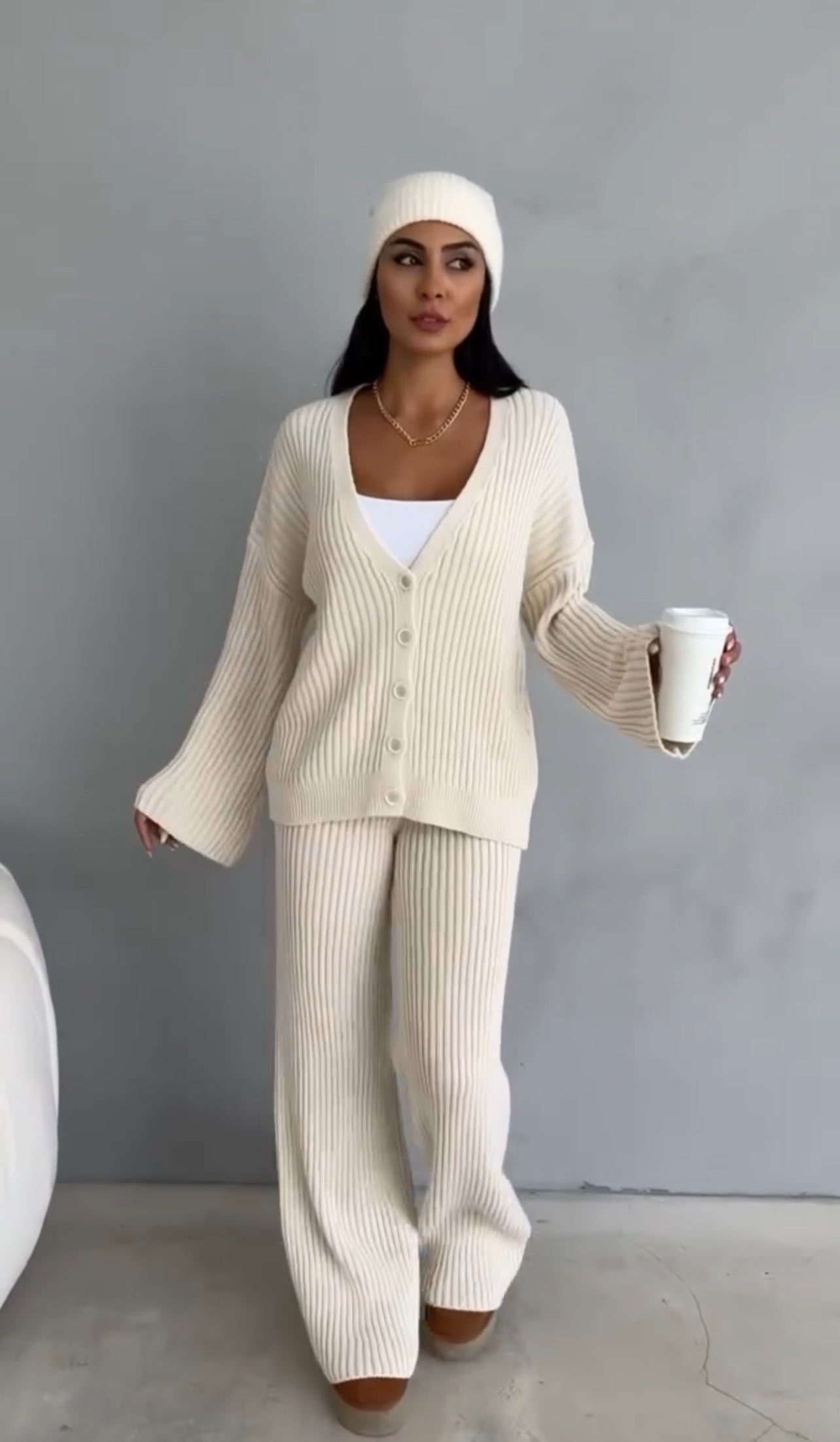 Ensemble en tricot côtelé cardigan et pantalon