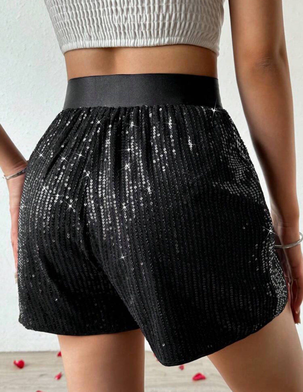 Short élégant avec paillettes strass