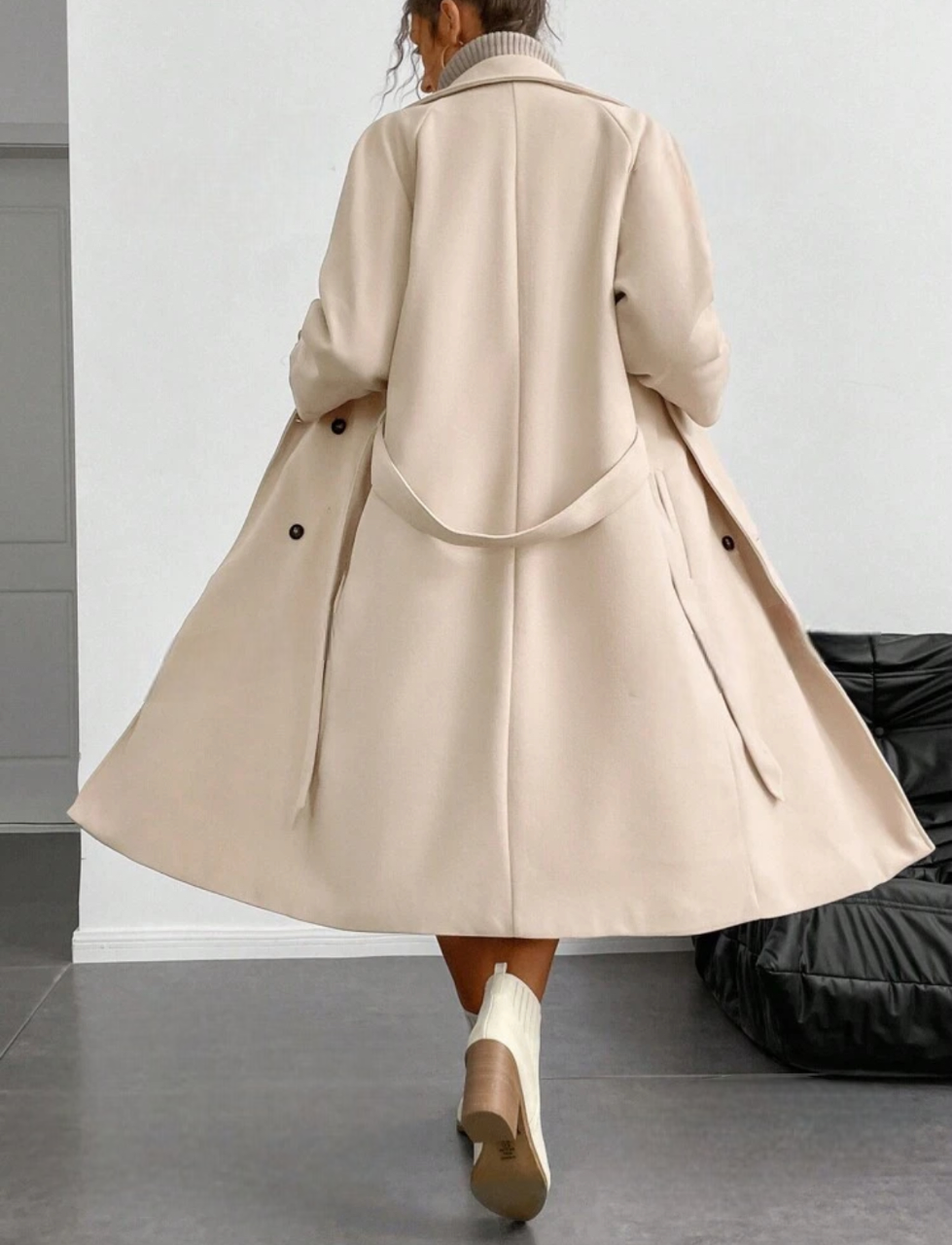 Trenchcoat mit Revers und Gürtel