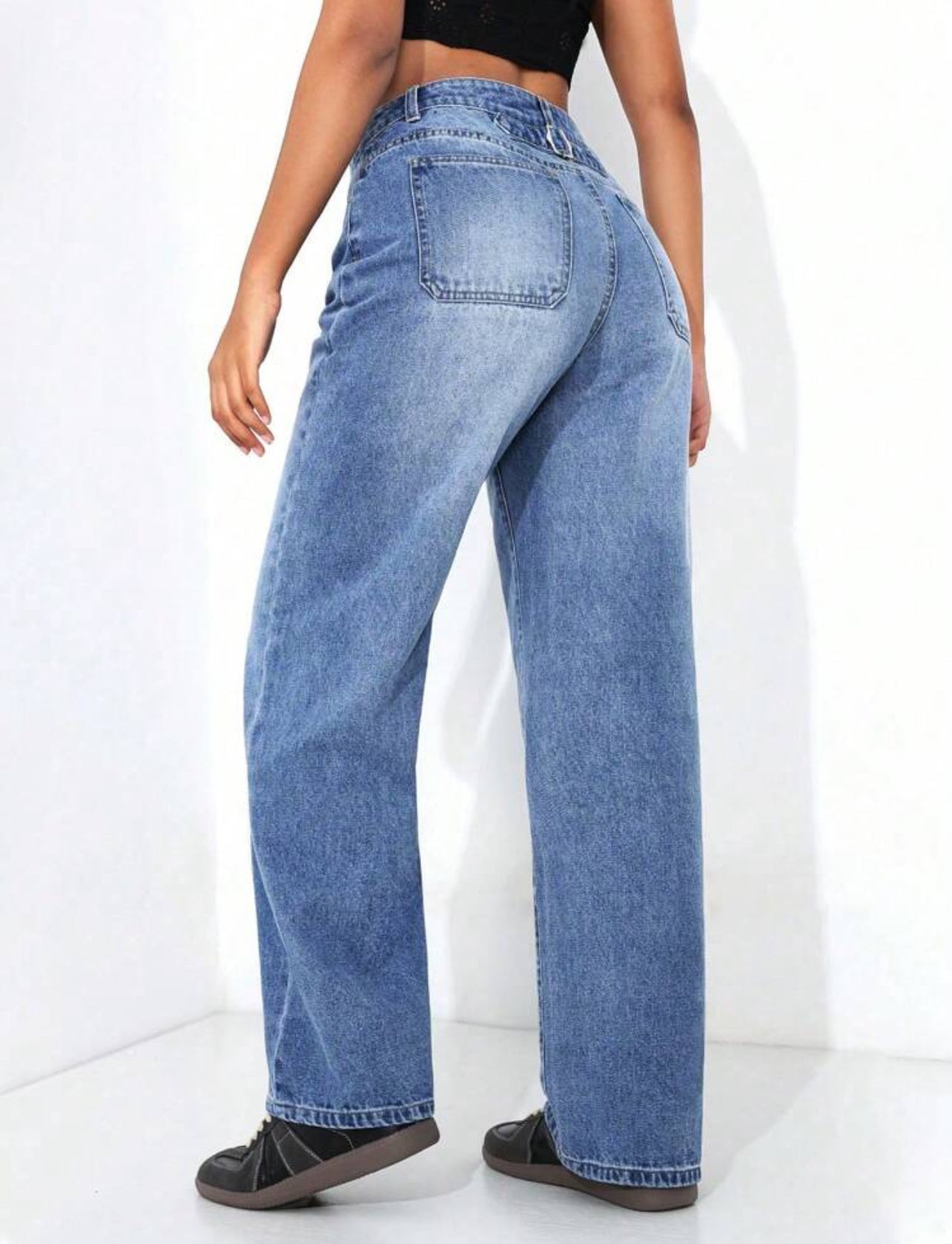 Jeans décontracté femme avec jambe droite