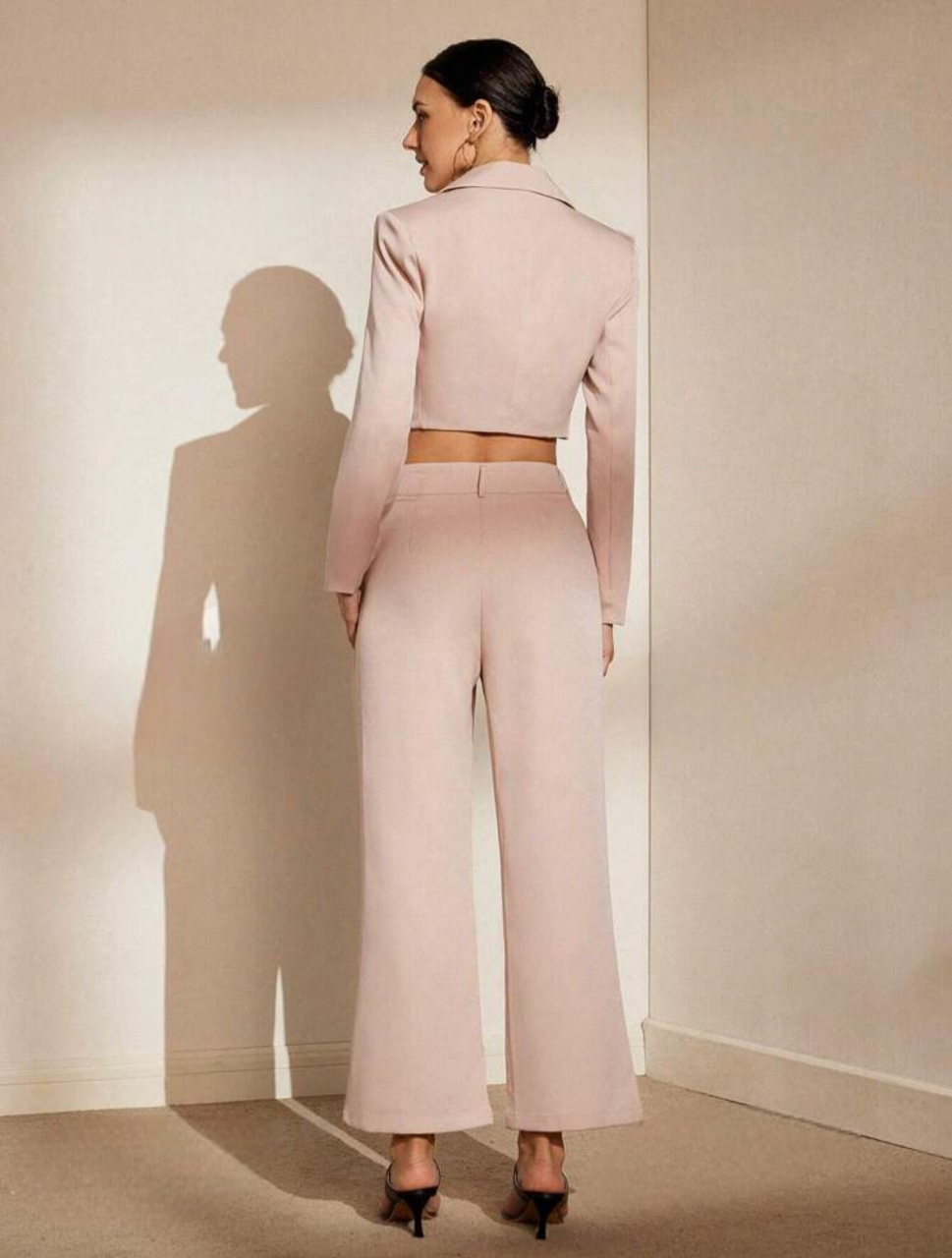 Ensemble blazer court et pantalon élégant