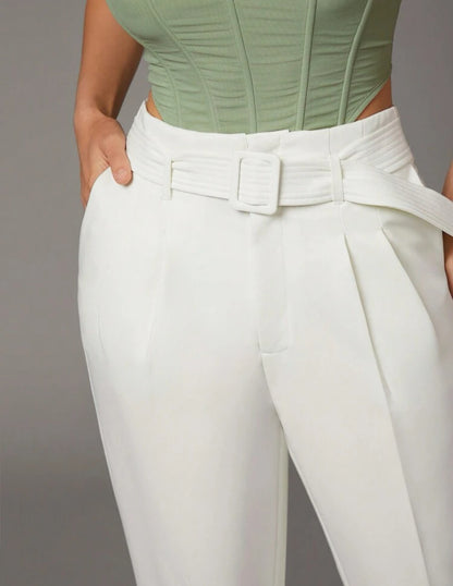 Pantalon élégant avec ceinture