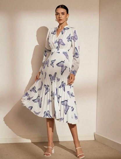 Robe élégante avec plis et motif floral