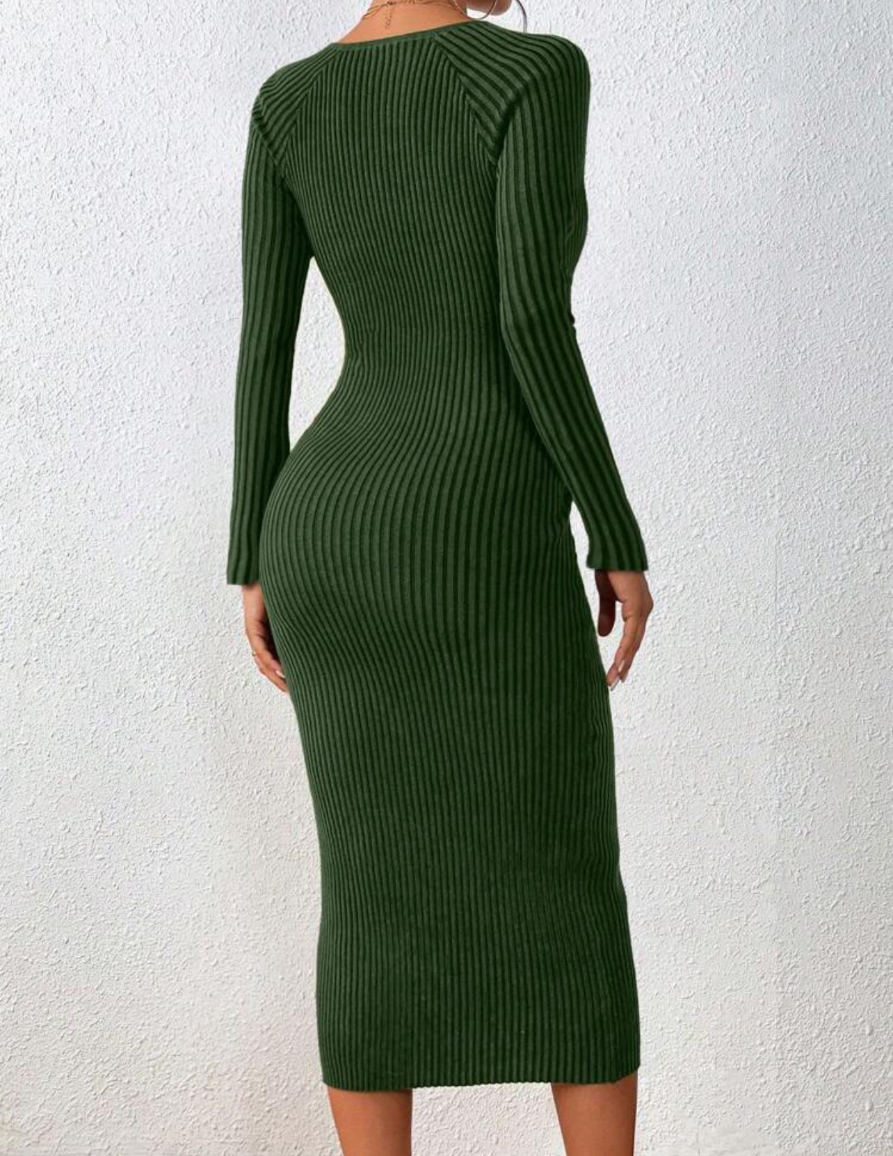 Robe en tricot côtelé longue avec décolleté carré