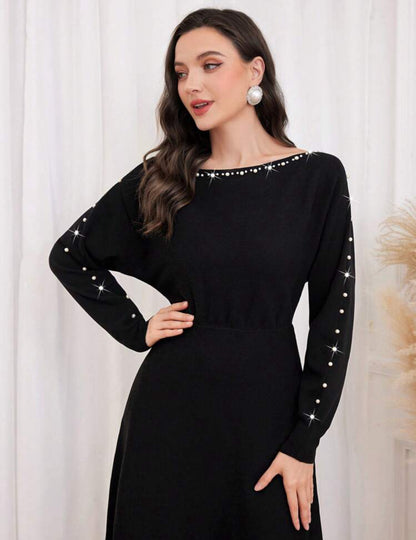 Robe pull longue avec strass et épaules tombantes