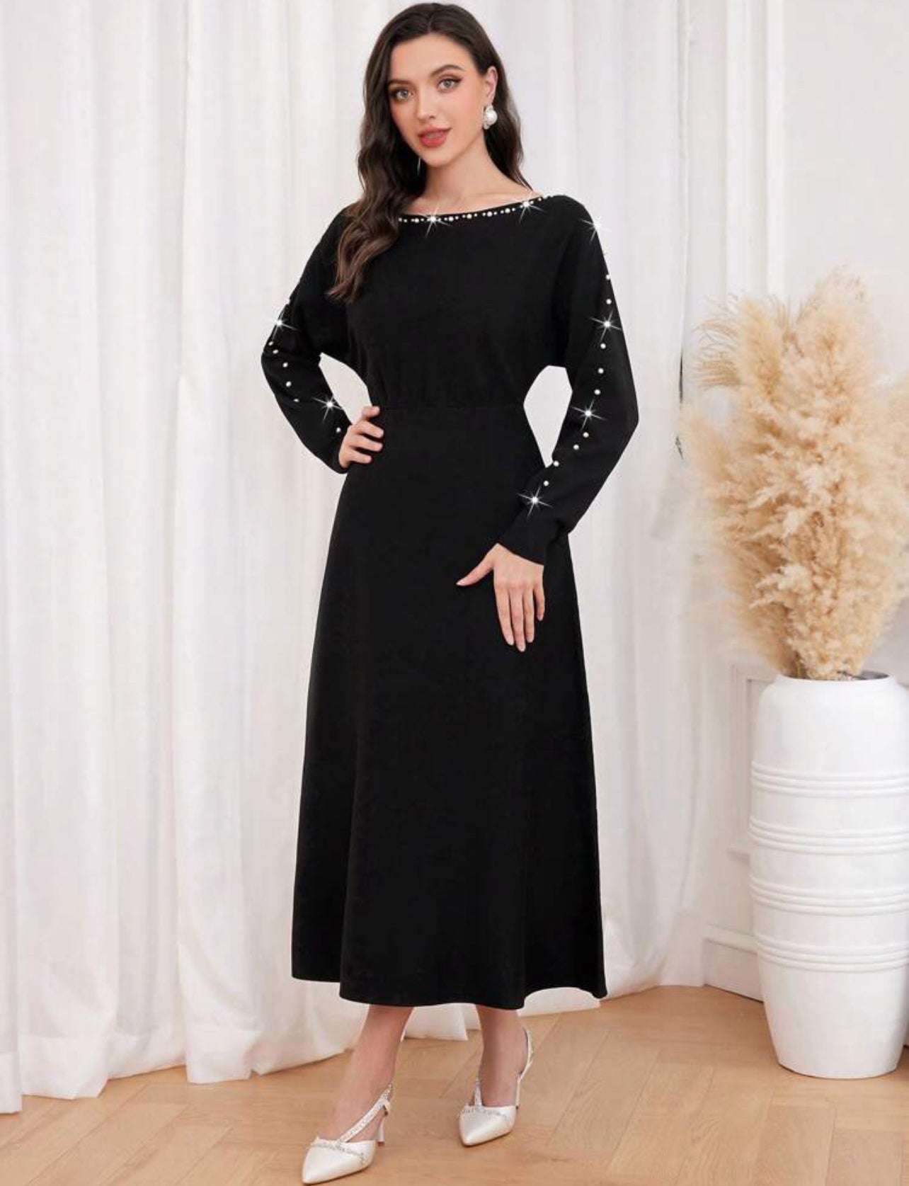 Robe pull longue avec strass et épaules tombantes