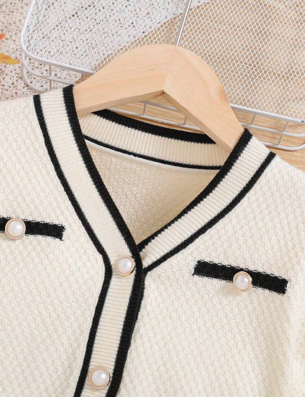 Cardigan avec ourlet contrastant avec boutons