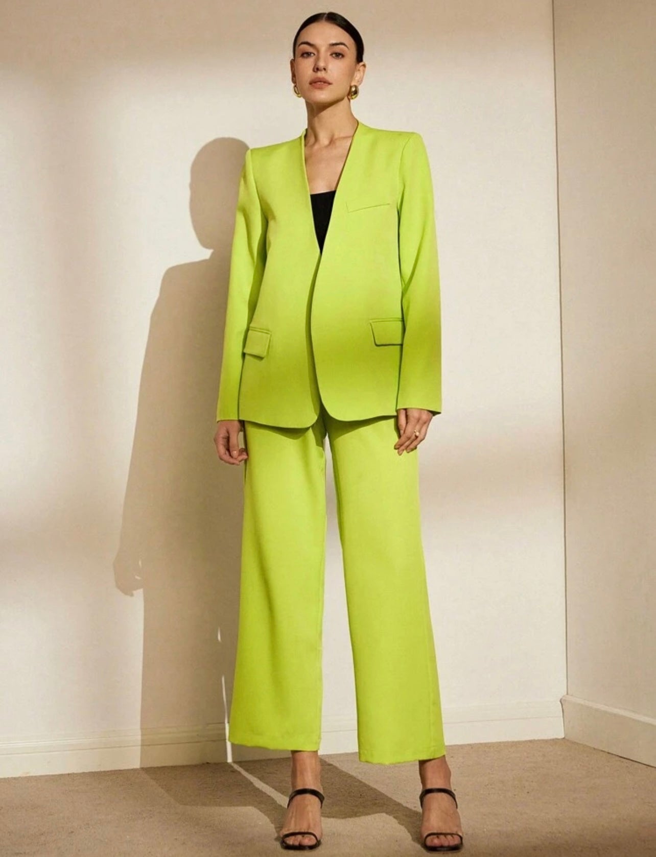 Ensemble élégant blazer ouvert et pantalon