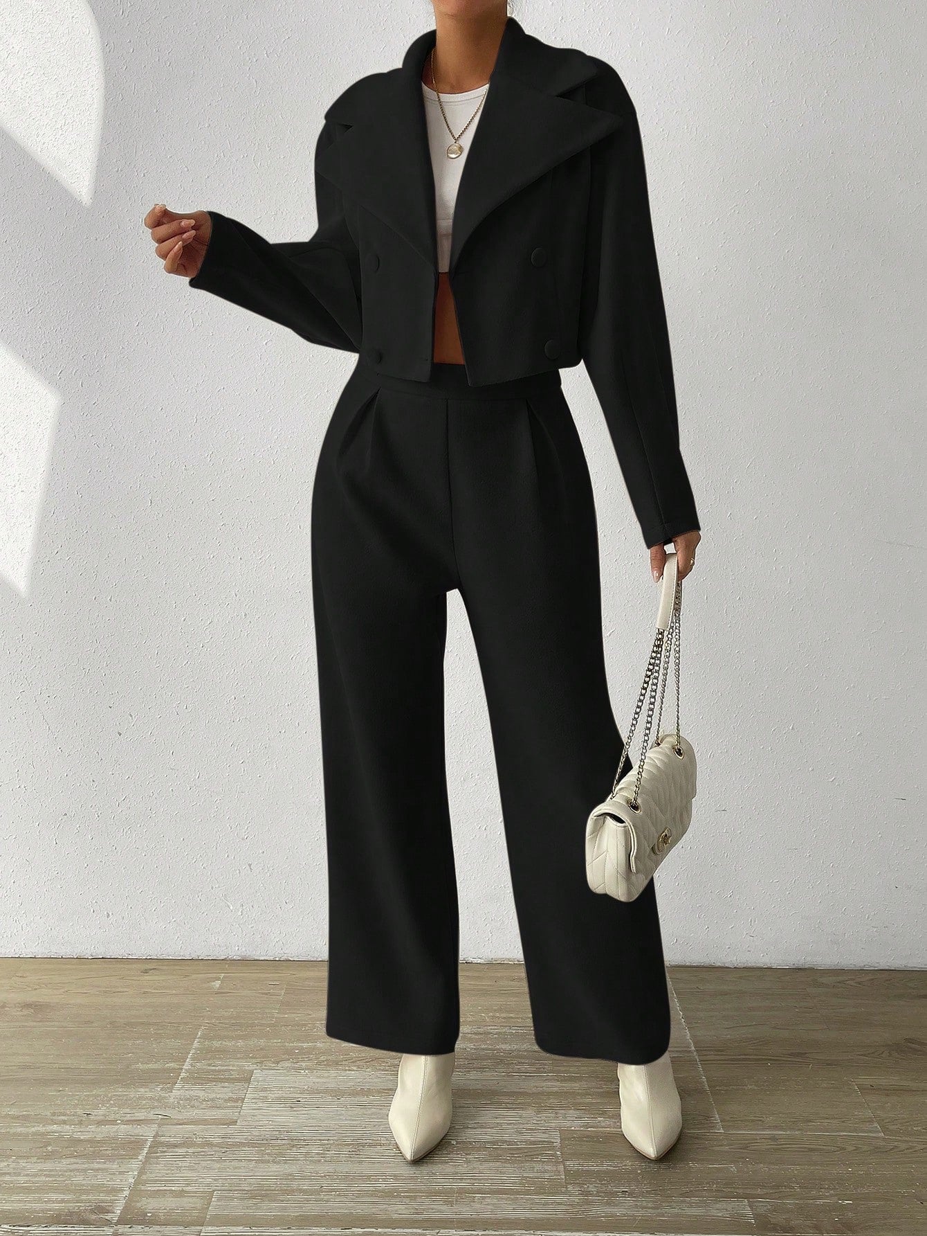 Ensemble manteau court et pantalon taille haute