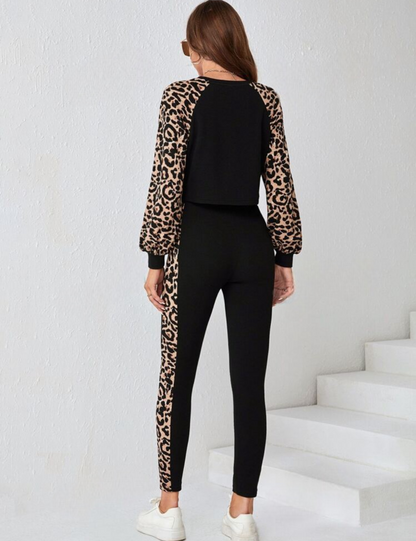 Ensemble pull et legging avec motif léopard