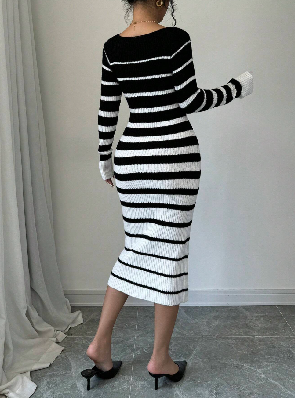 Robe longue en tricot côtelé avec rayures