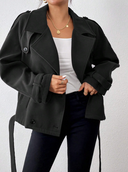 Manteau élégant et court pour l'automne