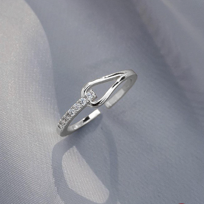 Bague en argent avec design élégant et tendance