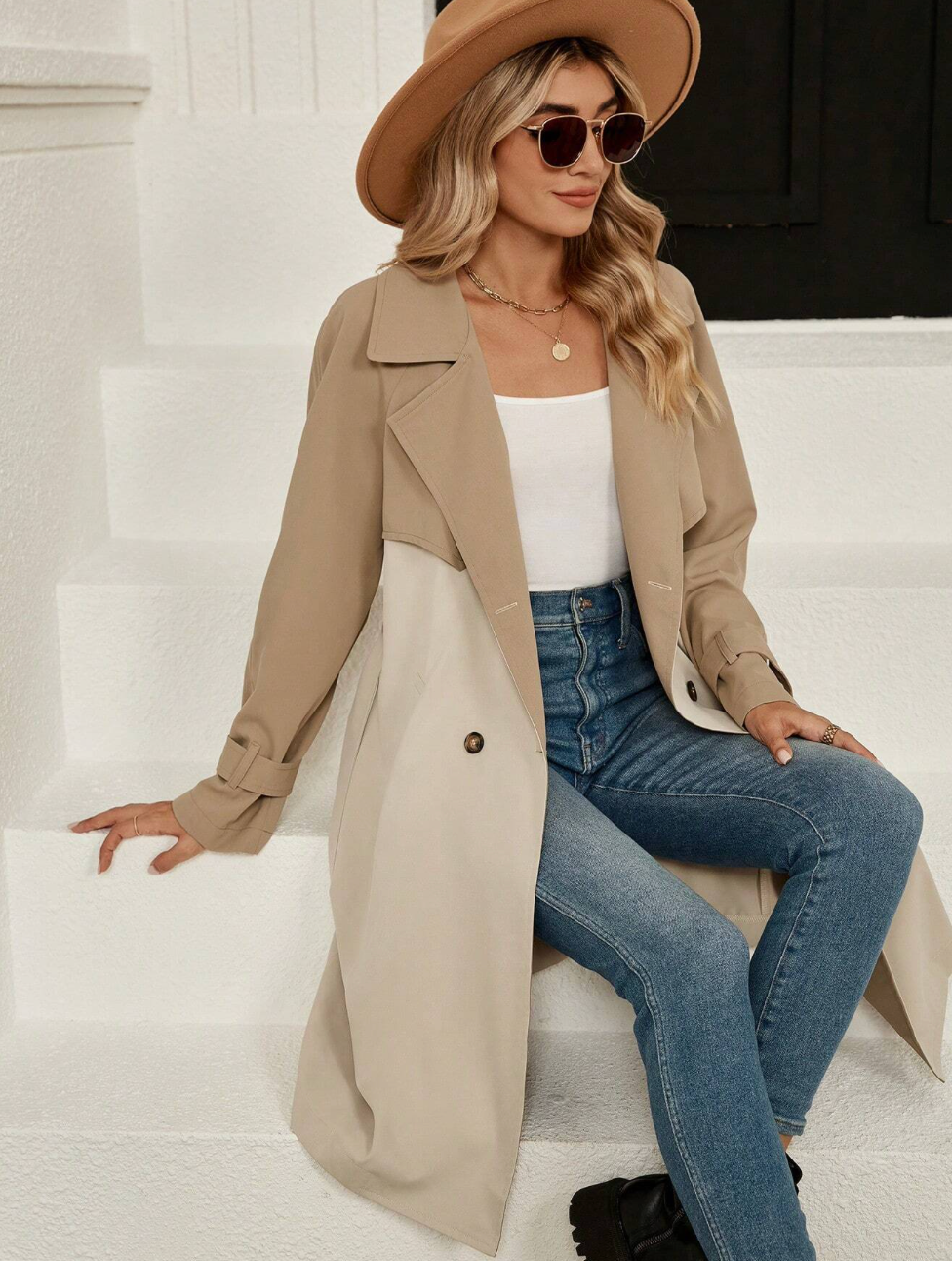 Trench elegante con cintura