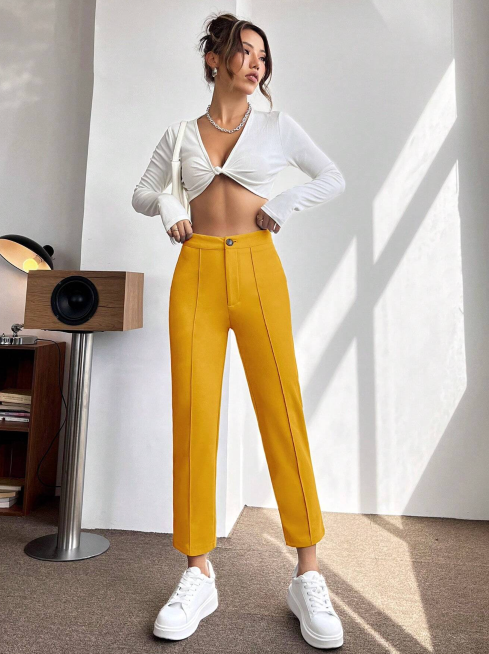 Pantalon taille haute avec couture en détail