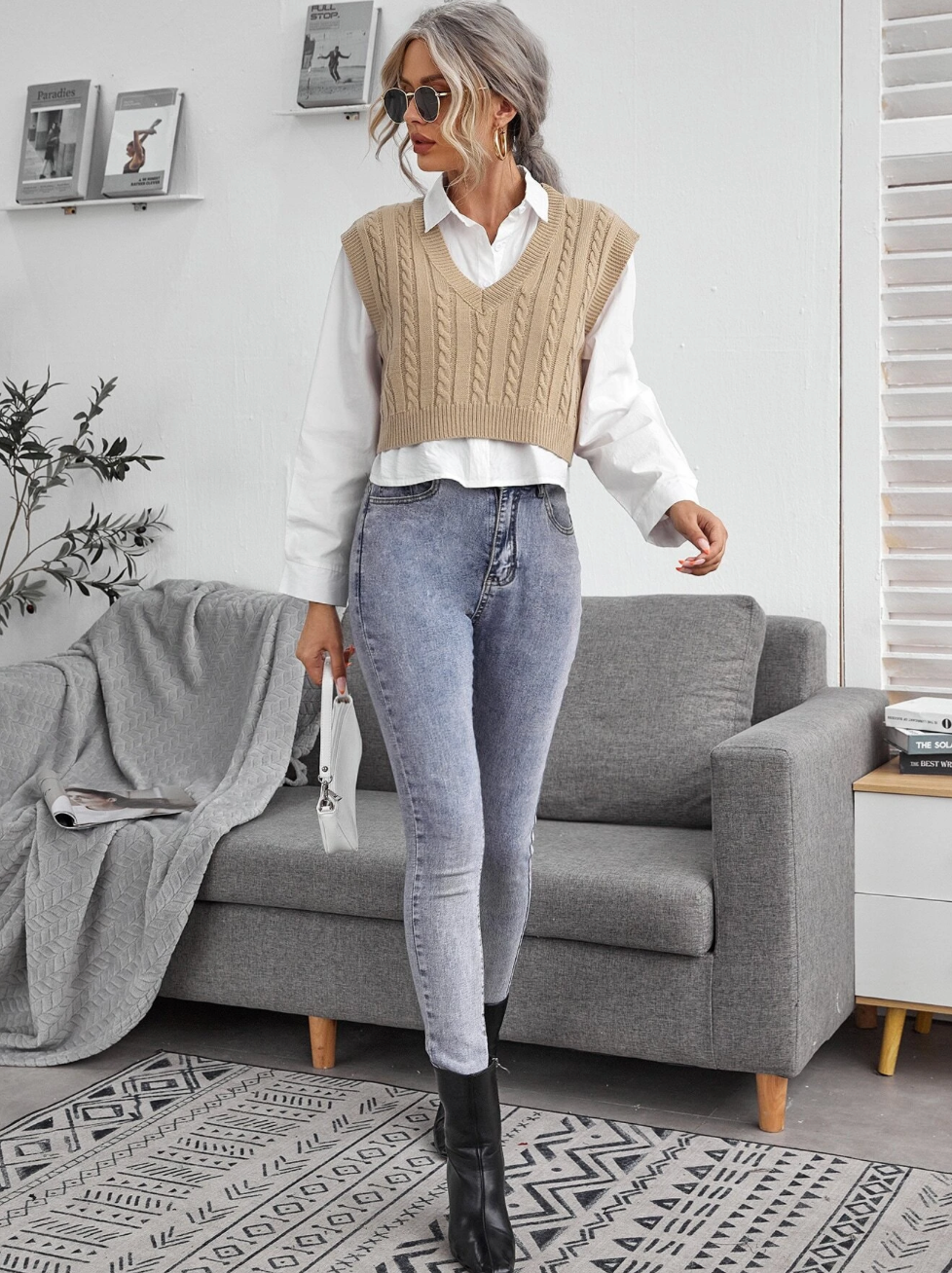 Pull gilet avec tricot tresse et col en V