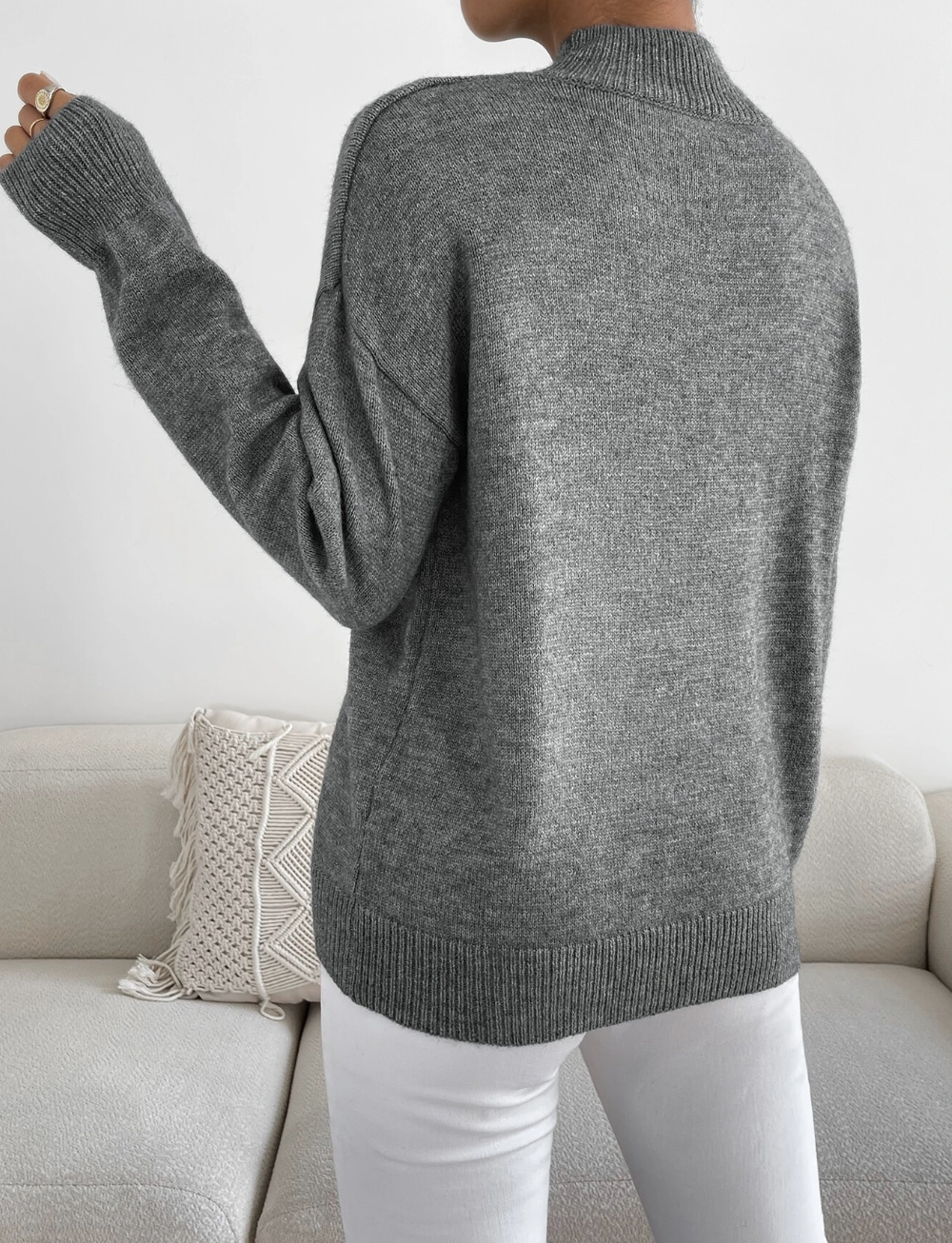 Eleganter Pullover mit hohem Kragen