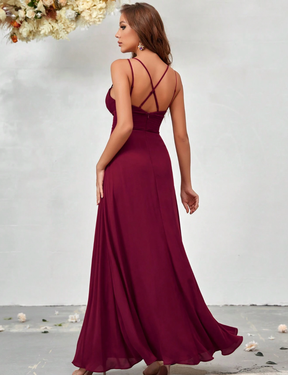 Robe de cérémonie longue avec décolleté et fente