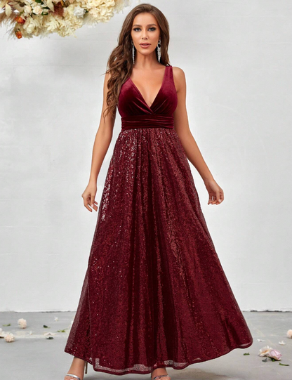 Robe de cérémonie longue avec décolleté et paillettes