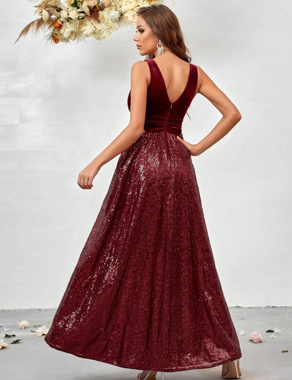 Robe de cérémonie longue avec décolleté et paillettes