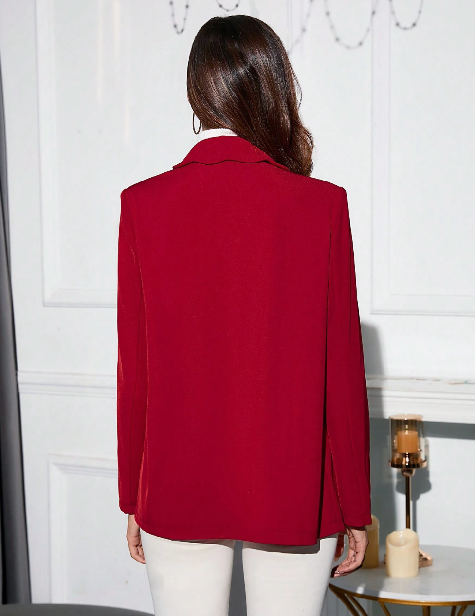 Blazer elegante con bordo arcuato