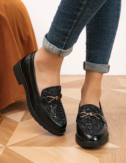 Mocassins plats avec paillettes et décor métallique