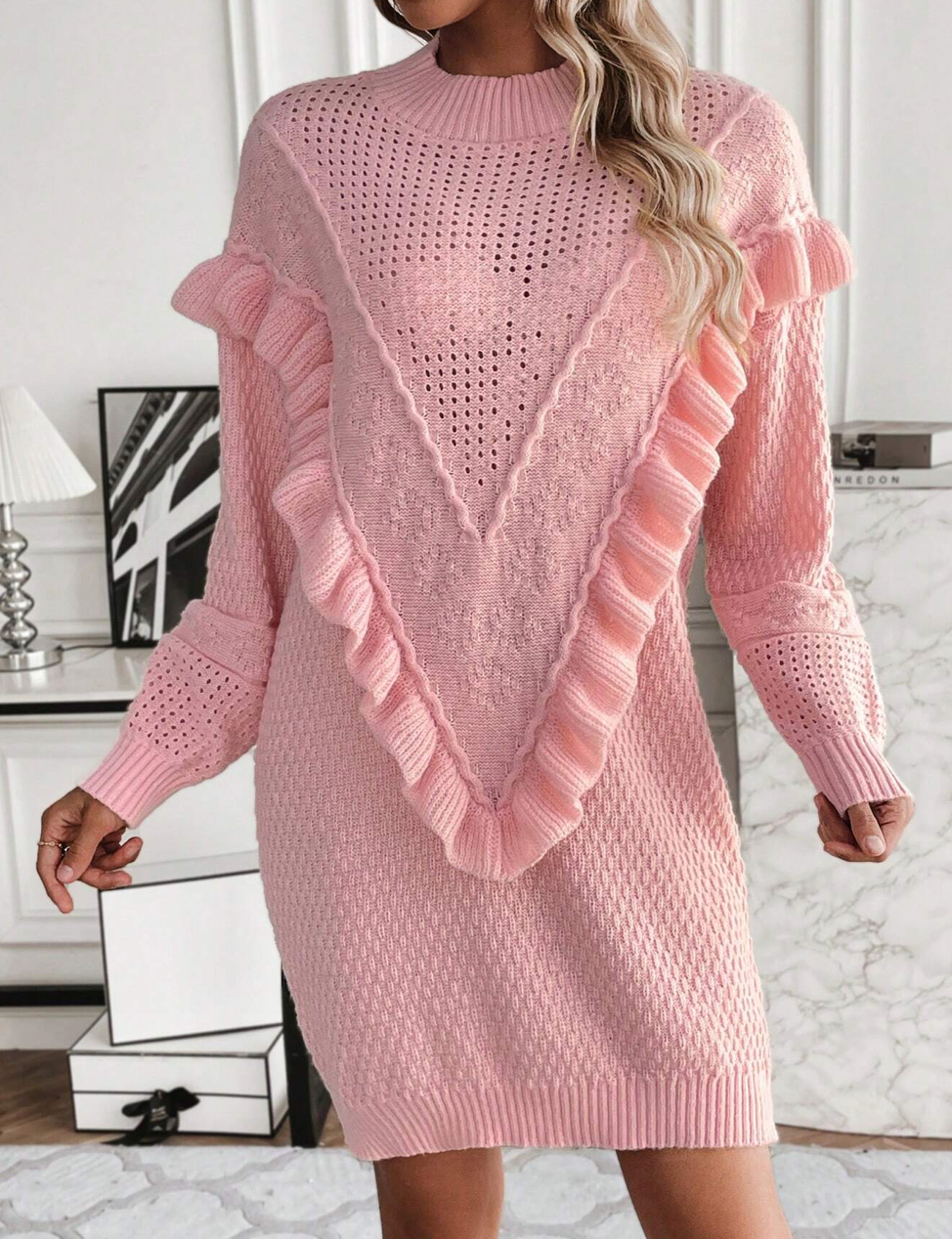 Robe pull avec volants et col montant