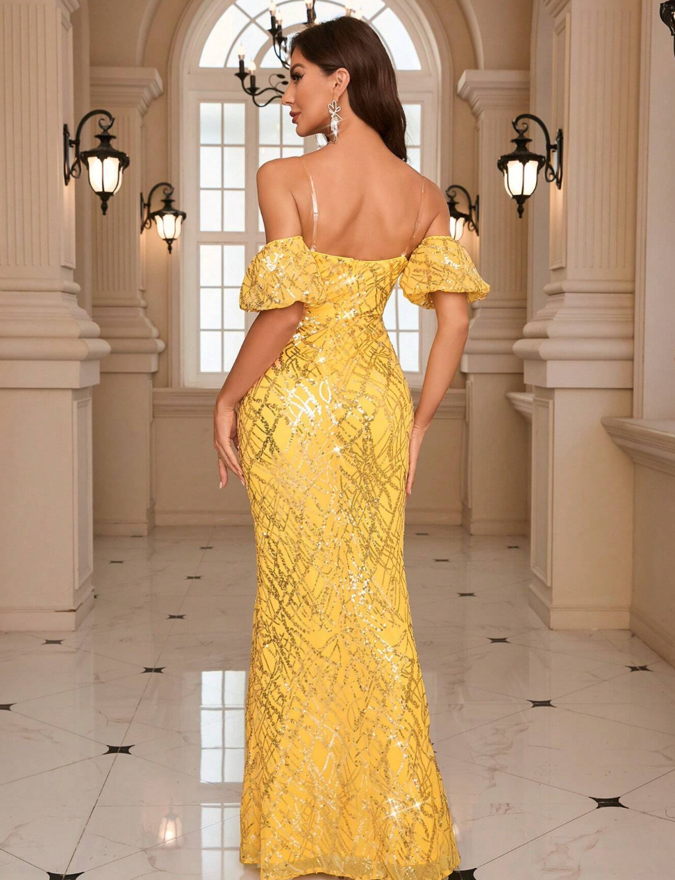 Robe de cérémonie longue avec fente et paillettes