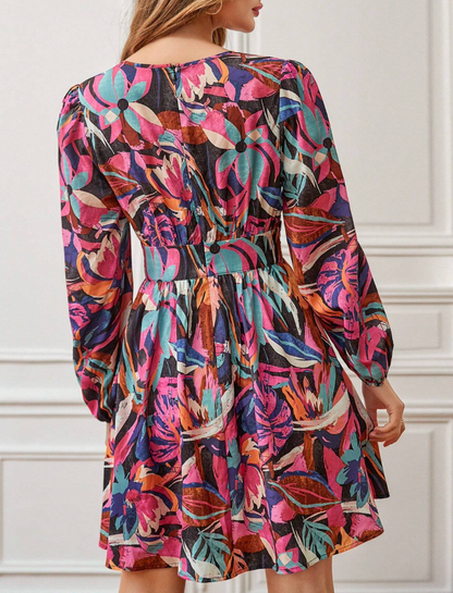 Robe élégante avec imprimé et décolleté en V