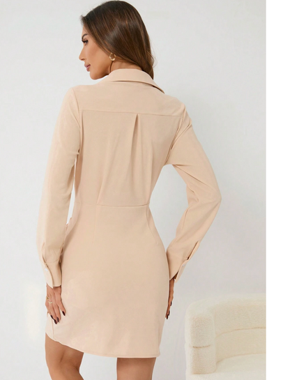 Robe chemise avec décolleté en V profond