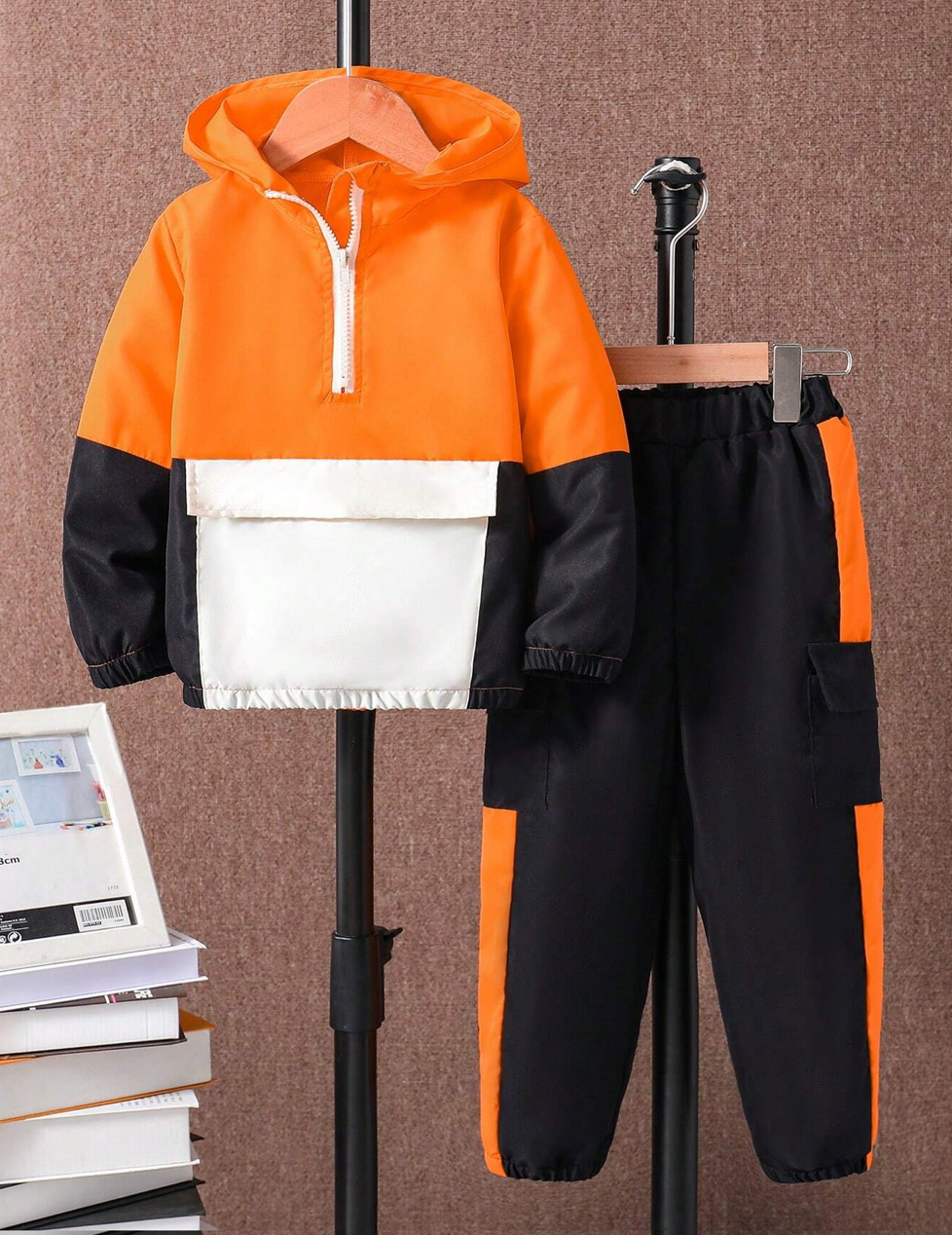 Ensemble Sweat à capuche avec poche et pantalon avec poches