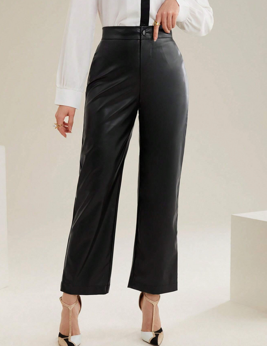 Pantalon avec jambe évasé et taille haute en simili cuir