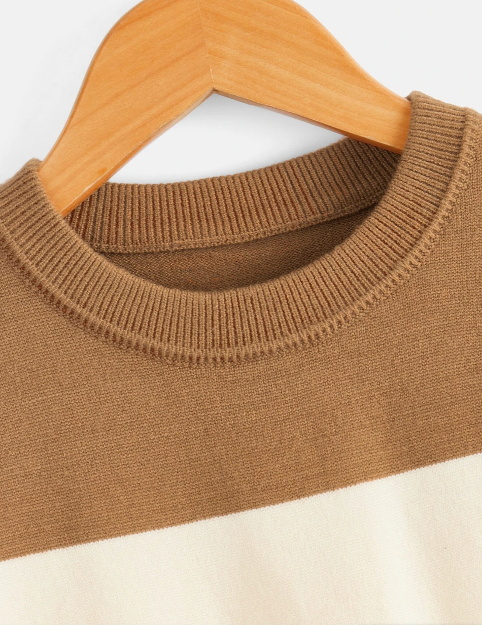 Pull élégant avec bloc de couleur et col rond