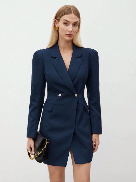 Robe blazer avec col à revers et détails boutons