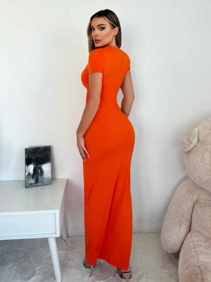 Robe longue moulante avec décolleté en V