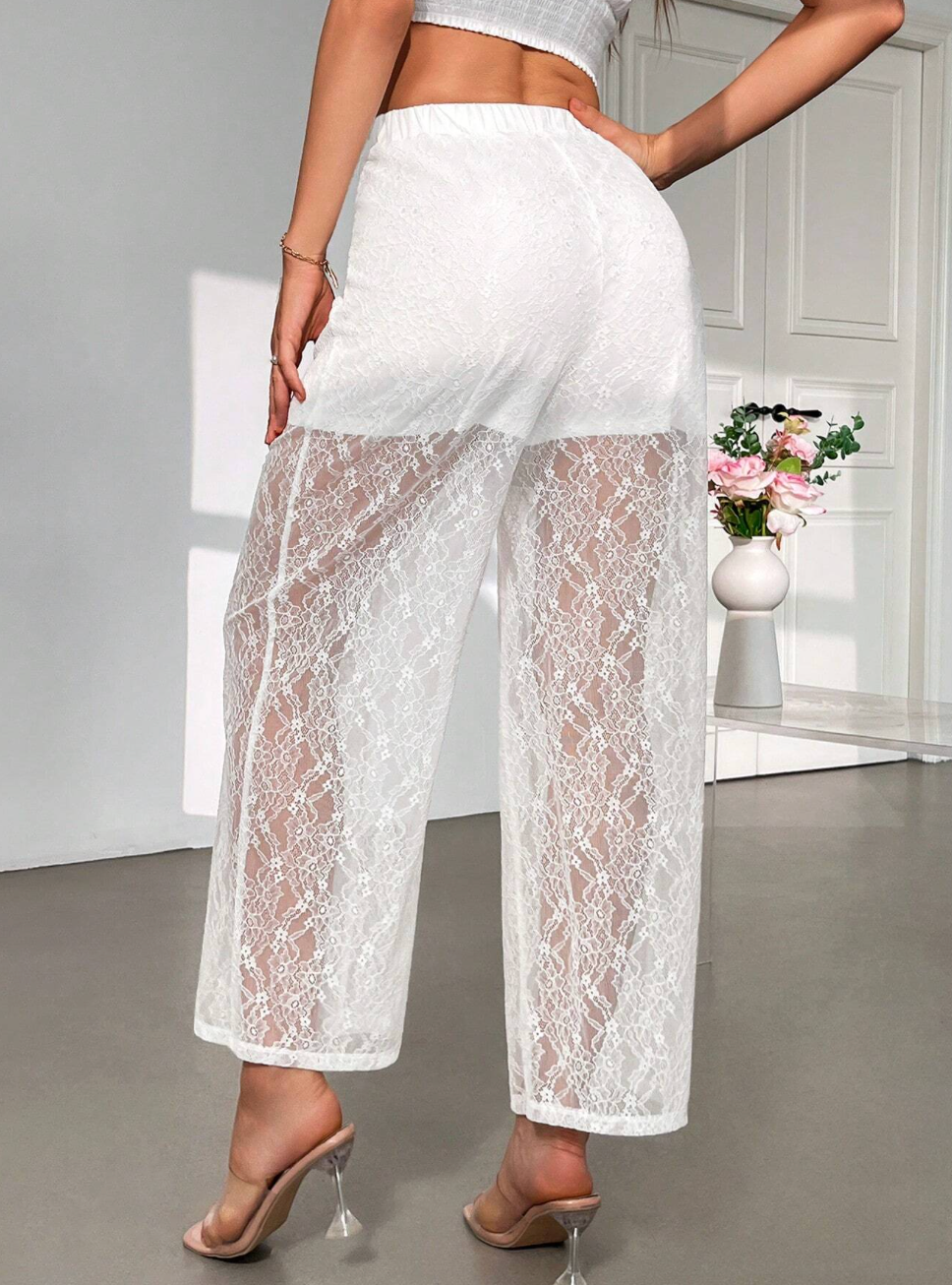 Pantalon élégant avec dentelle