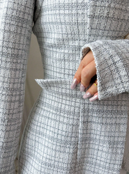 Blazer élégant en tweed avec décolleté en coeur