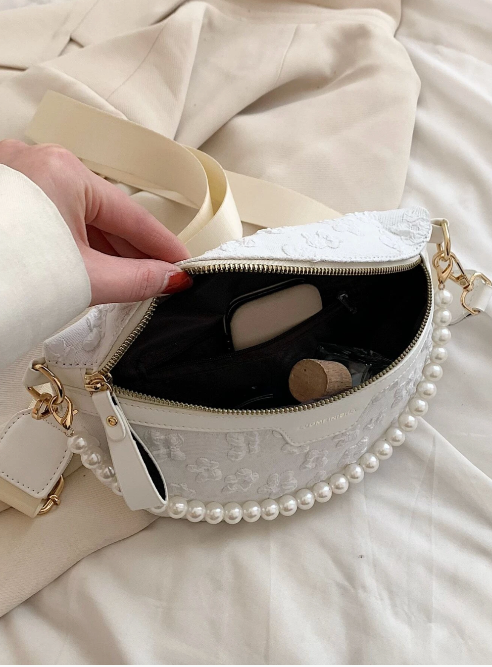 Sac banane avec décor de perles