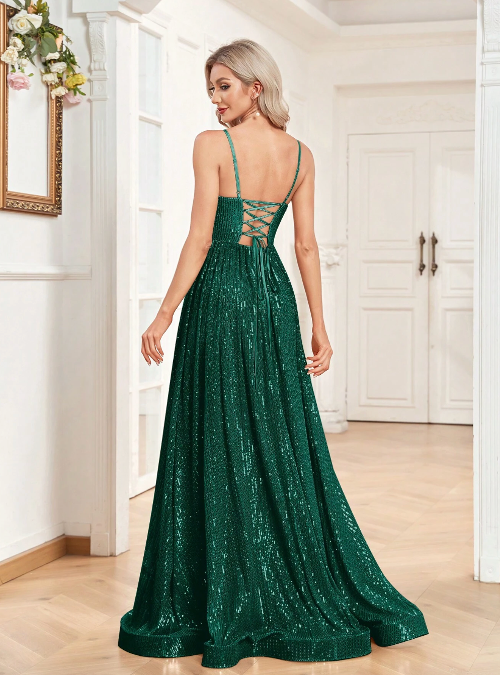 Robe de cérémonie avec paillettes et décolleté