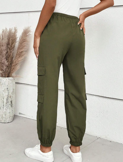 Pantalon avec poches latérales et cordon