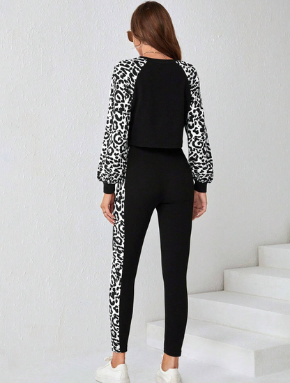 Completo maglione con motivo leopardato e leggings