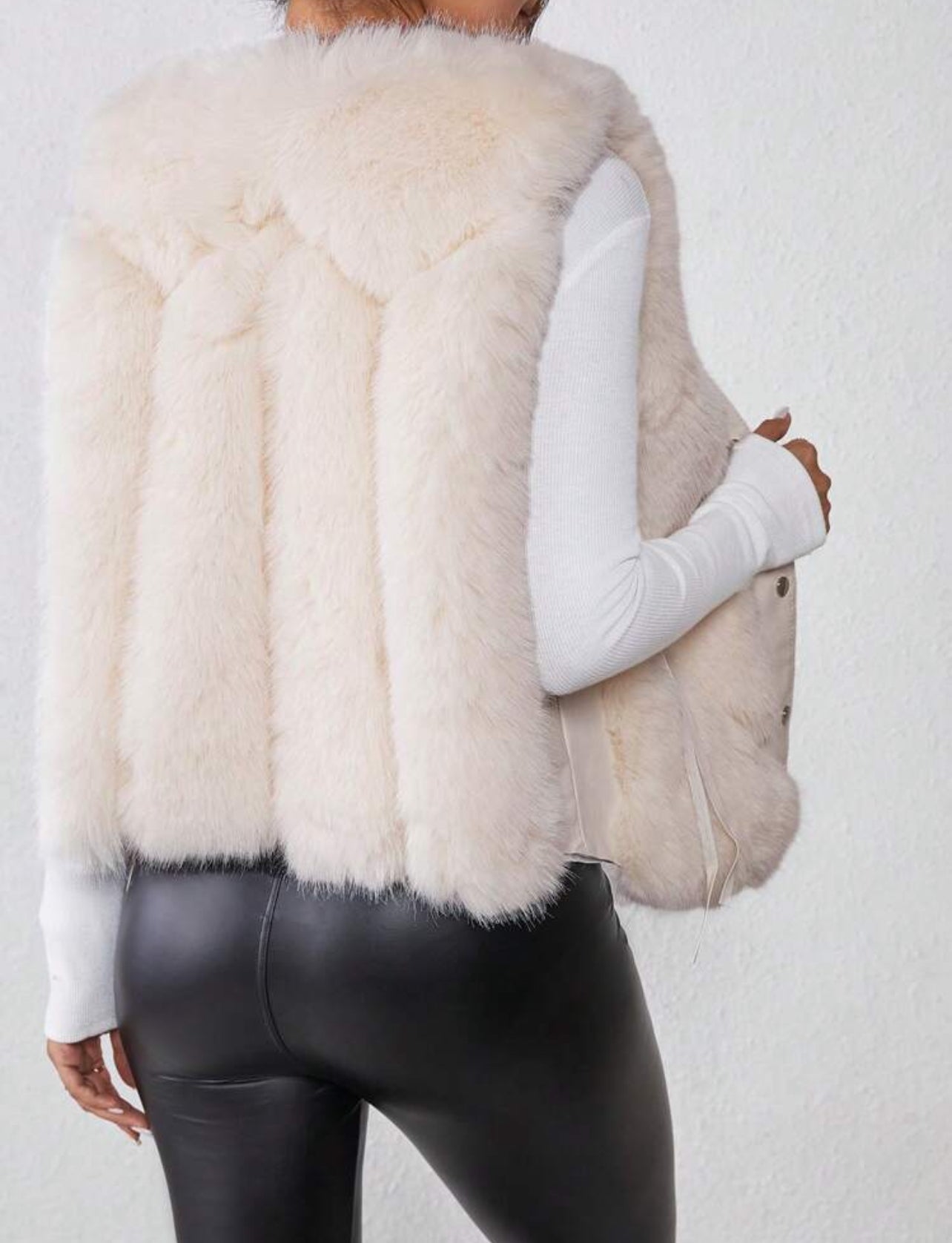 Manteau gilet élégant avec fausse fourrure