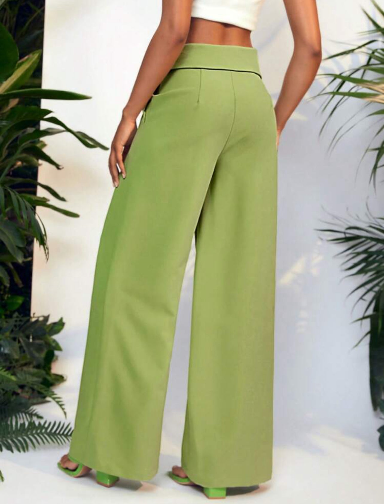 Pantalon classique avec taille haute pliée