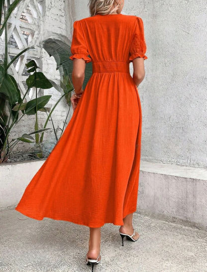 Robe longue et élégante avec col en V