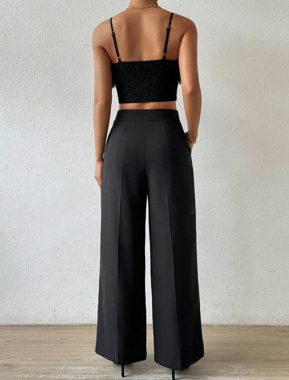 Ensemble top et pantalon avec jambe droite