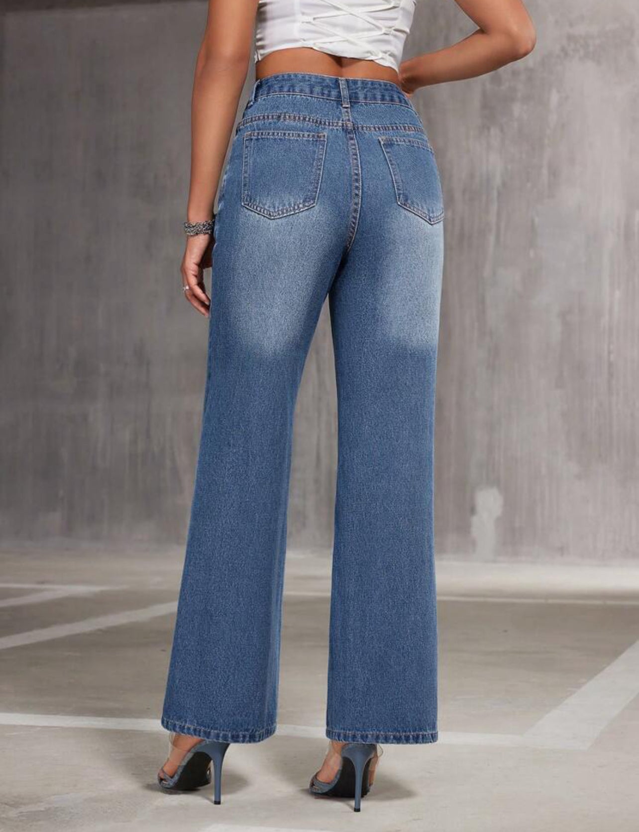 Jeans élégant jambe évasée