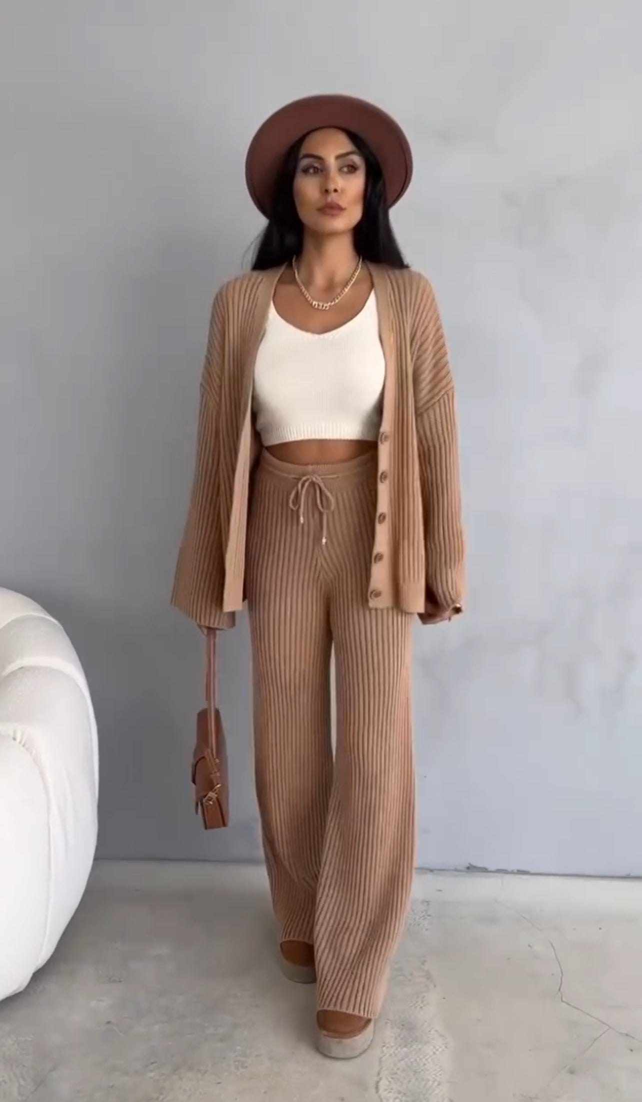 Ensemble en tricot côtelé cardigan et pantalon